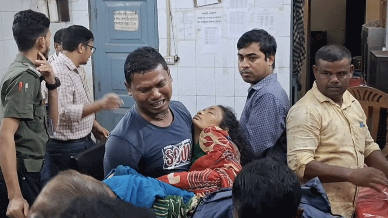 মৃতদের স্বজনদের আহাজারি
