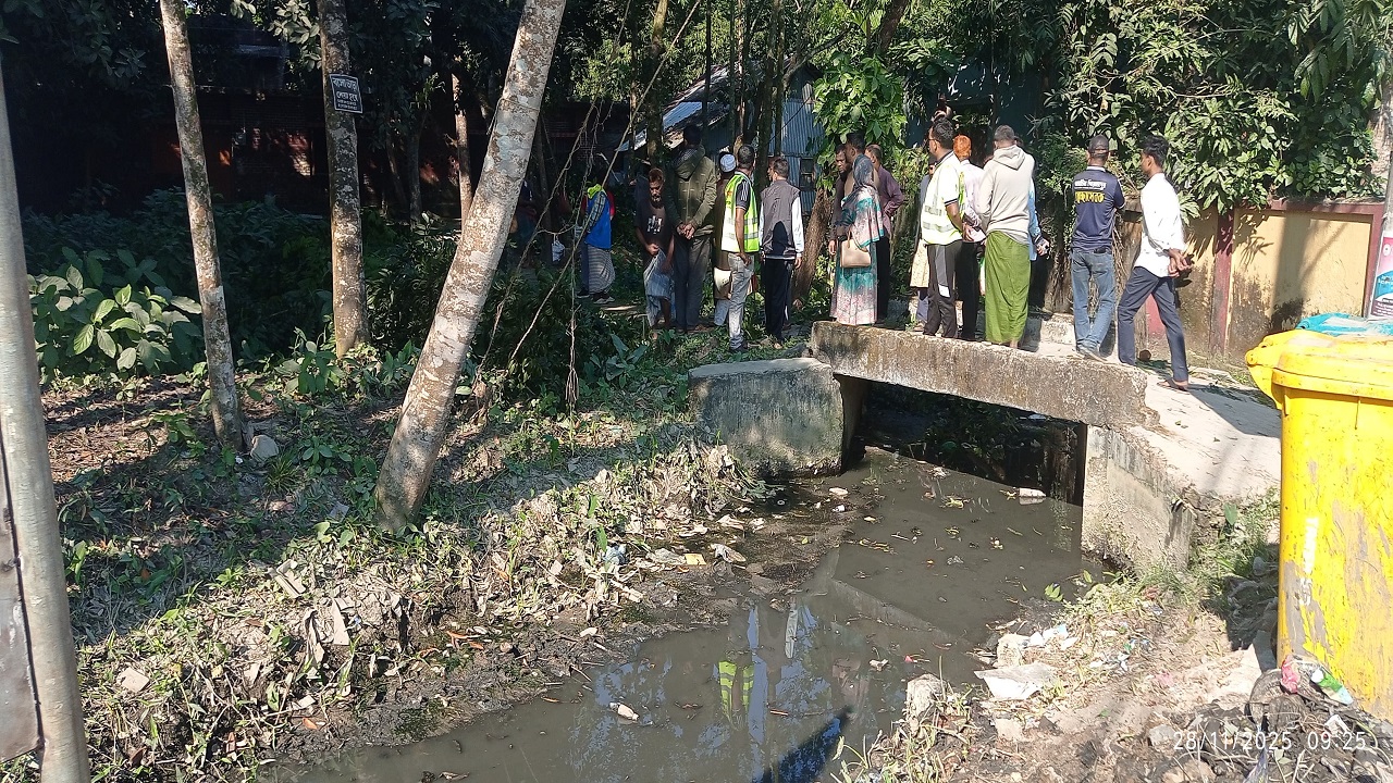পিরোজপুর শহরে চাঁদমারি খাল সংস্কার ও অবৈধ স্থাপনা উচ্ছেদ অভিযান শুরু
