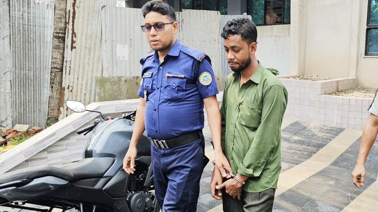 আটক ট্রাকচালক মো: জাফর হোসেন