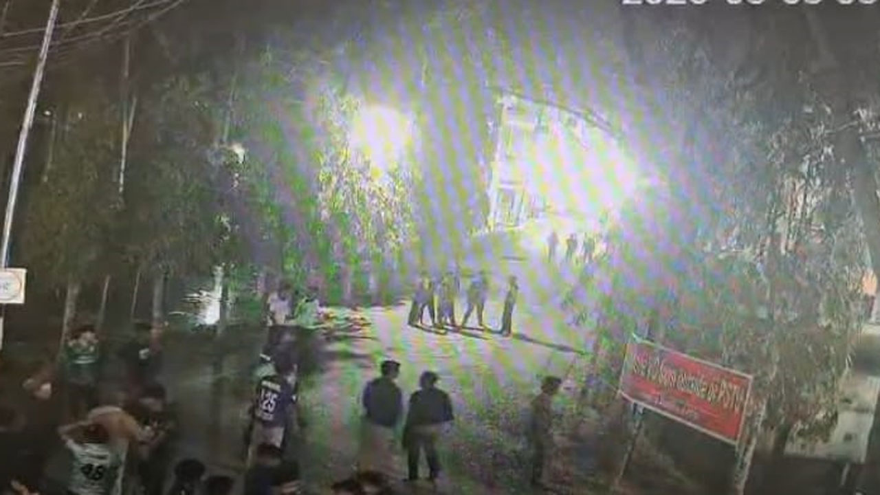 বিশ্ববিদ্যালয়ের দ্বিতীয় গেট এলাকায় সংঘর্ষের ঘটনা