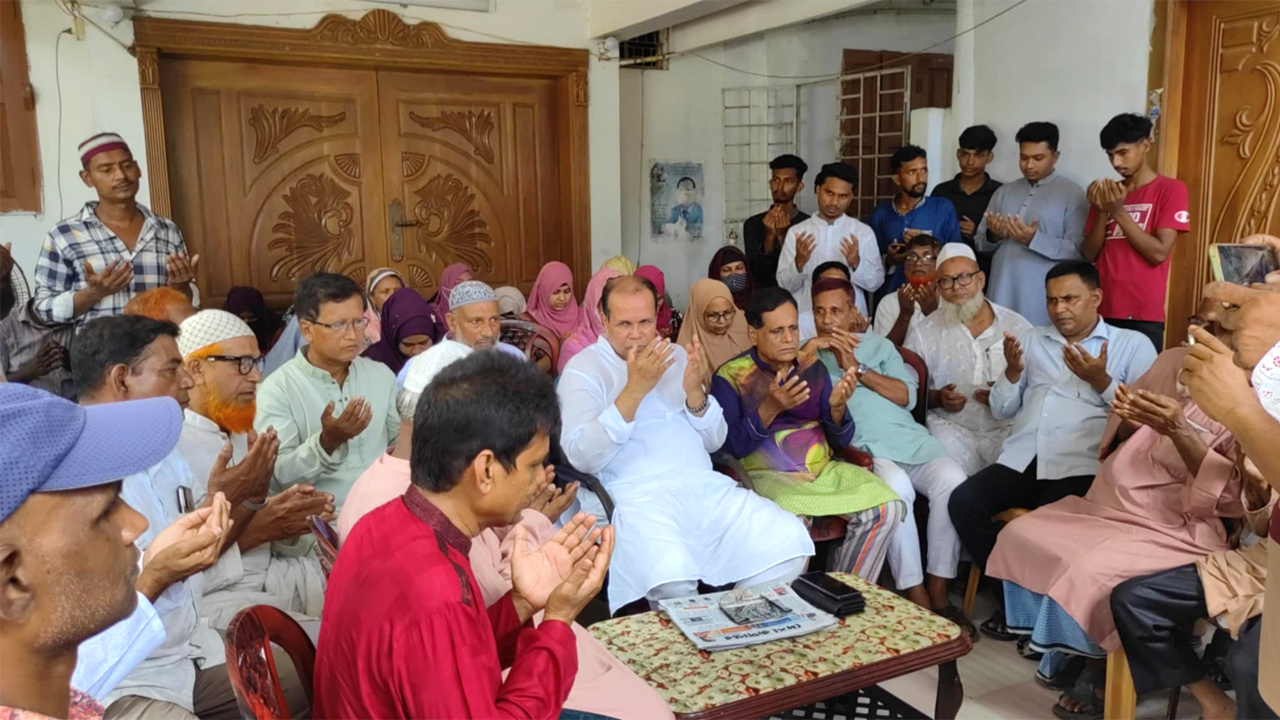 খালেদা জিয়ার সুস্বাস্থ্য কামনায় দোয়া করা হয়