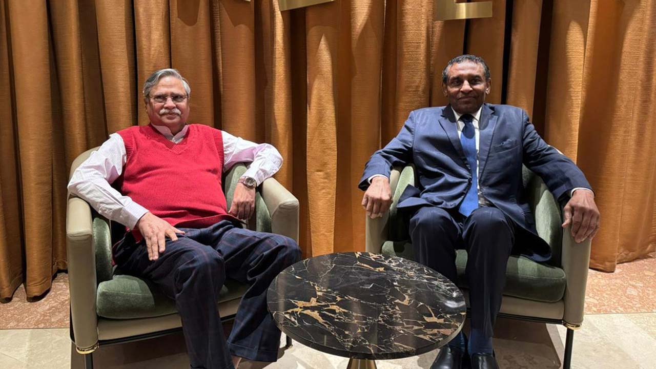 মো: সাহাবুদ্দিন ও ড. কামিল ইদ্রিসের সাক্ষাৎ