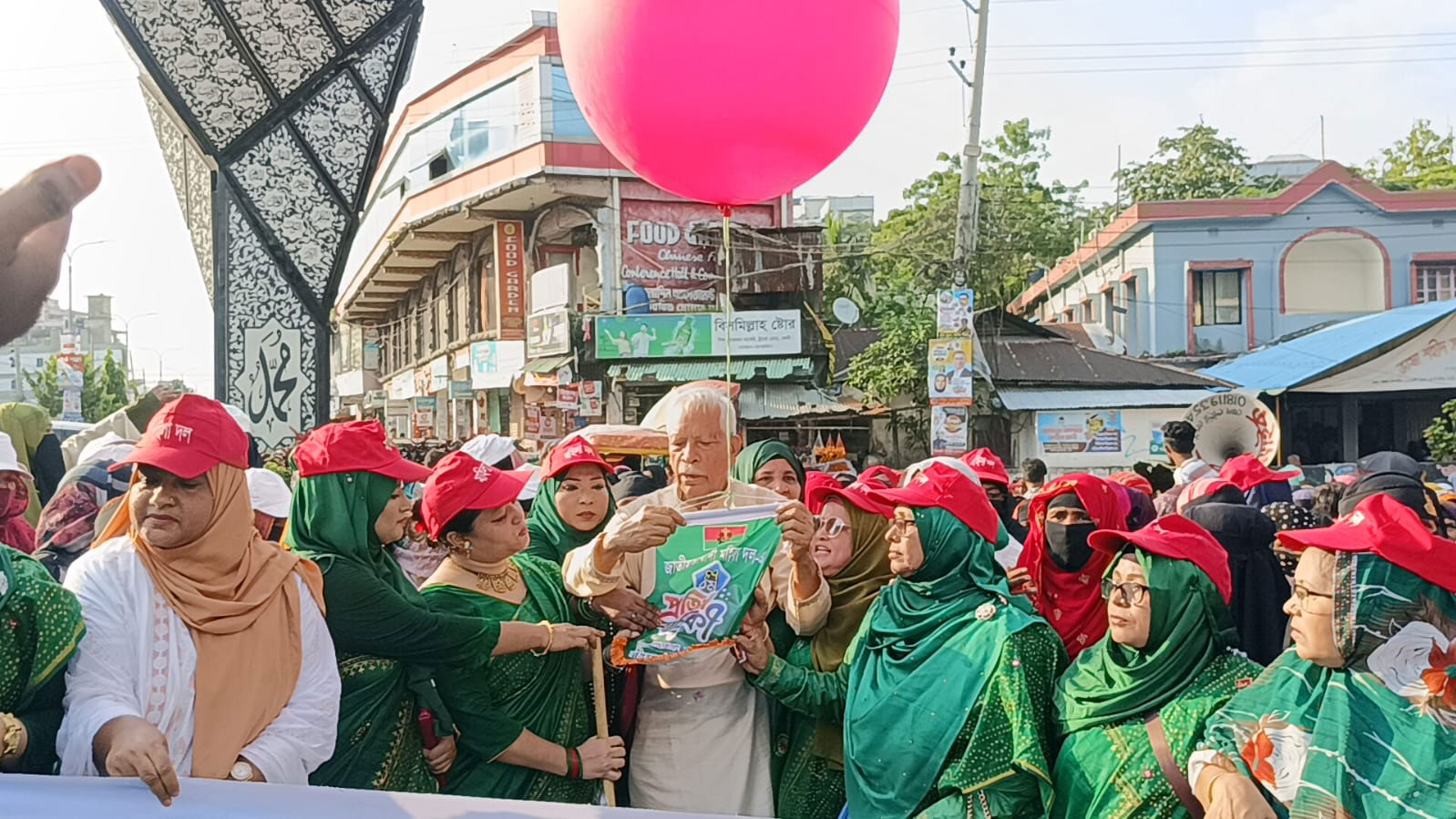 শোভাযাত্রায় অধ্যাপক জয়নাল আবদীন ভিপি