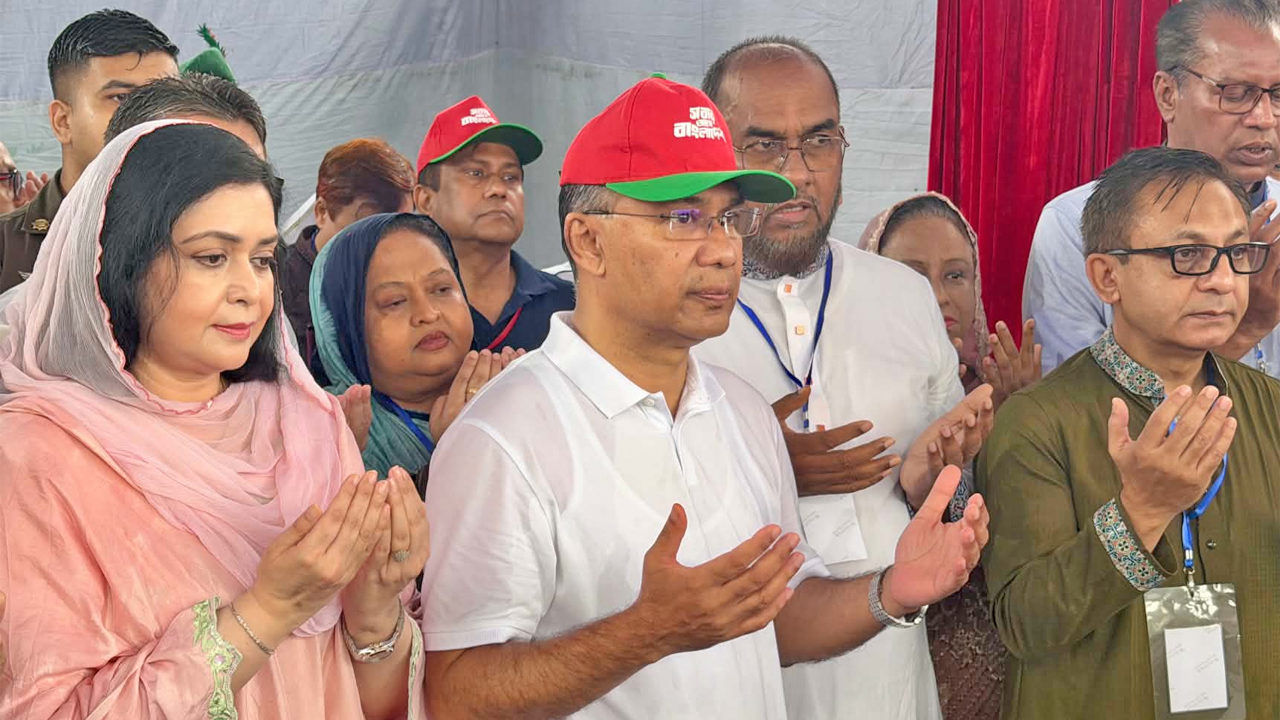 সিলেট নগরীর চাঁদনীঘাট এলাকায় বন্যা নিয়ন্ত্রণ ও জলাবদ্ধতা নিরসন প্রকল্পের উদ্বোধন করেছেন প্রধানমন্ত্রী তারেক রহমান