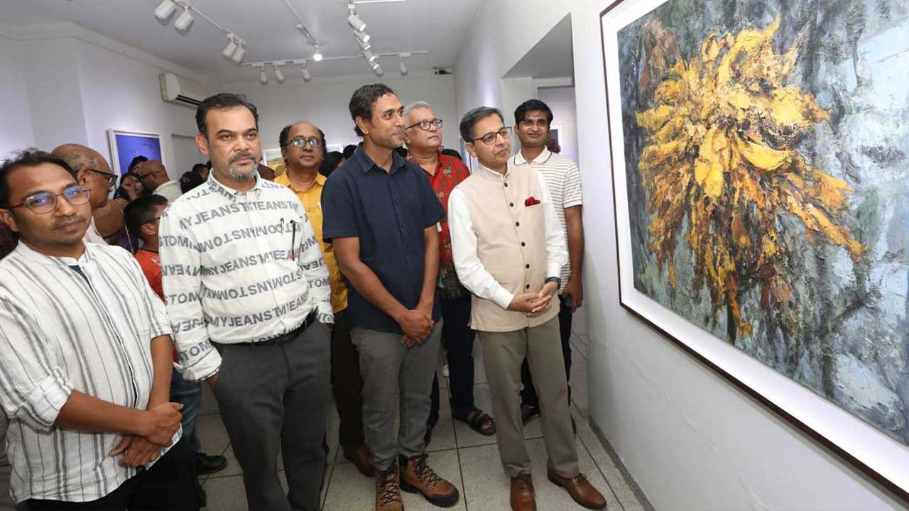 ‘ক্রসরোড... নট আ প্রজেক্ট’ শীর্ষক শিল্প প্রদর্শনী