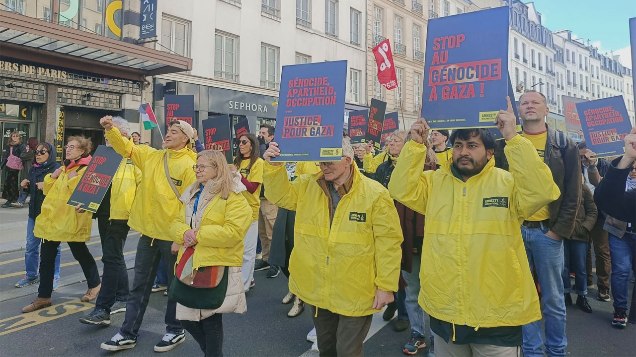 প্যারিসে গাজা যুদ্ধবিরতির দাবিতে হওয়া বিক্ষোভ সমাবেশের একাংশ