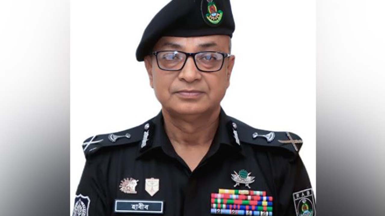 র‌্যাপিড অ্যাকশন ব্যাটালিয়নের (র‌্যাব) মহাপরিচালক মো: আহসান হাবীব পলাশ