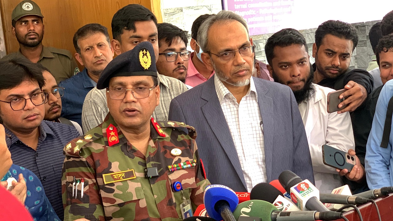 রাজশাহীতে আশঙ্কাজনক হারে বাড়ছে হামের প্রাদুর্ভাব, শয্যা সঙ্কটে চরম ভোগান্তি
