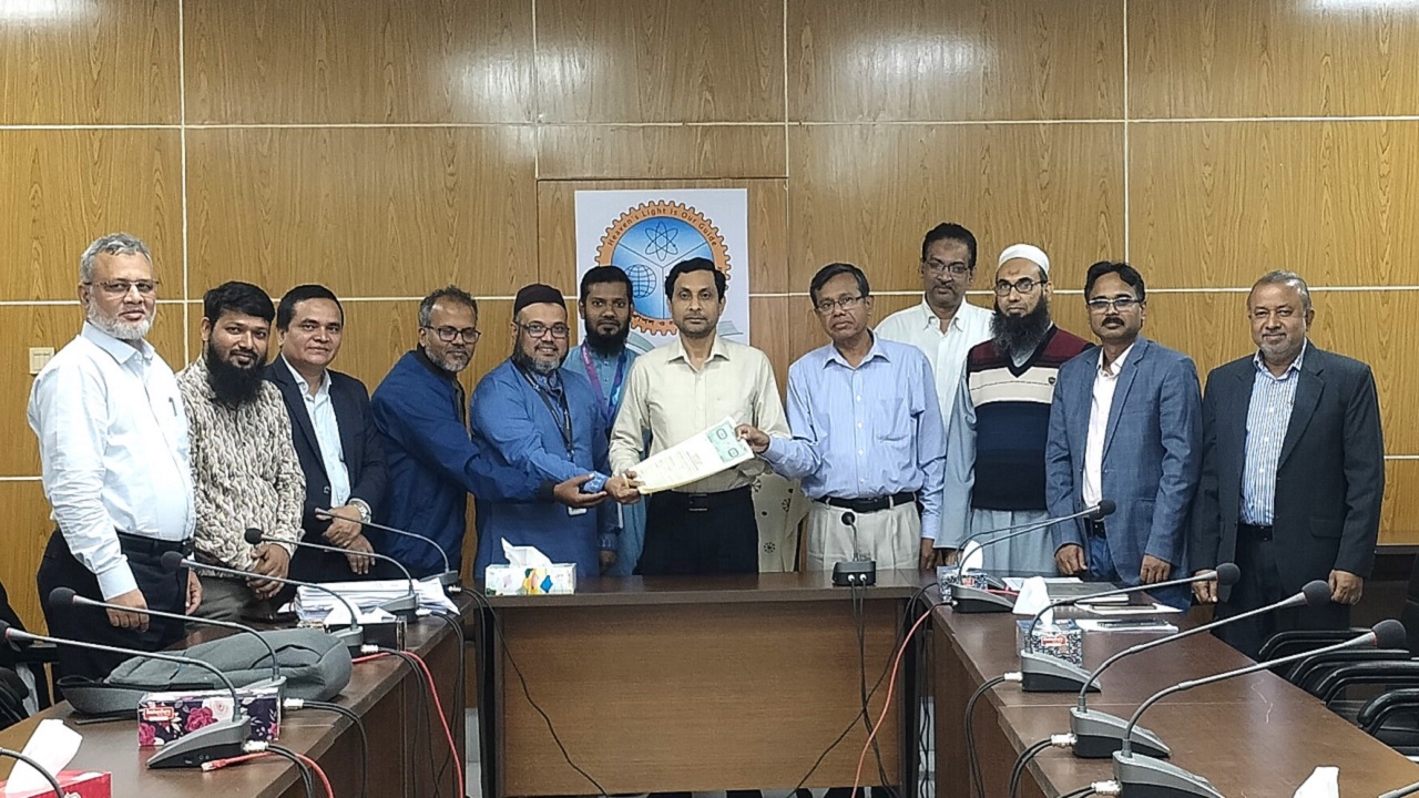 রুয়েট ক্যাম্পাসে সম্প্রসারণ হচ্ছে মোবাইল নেটওয়ার্ক