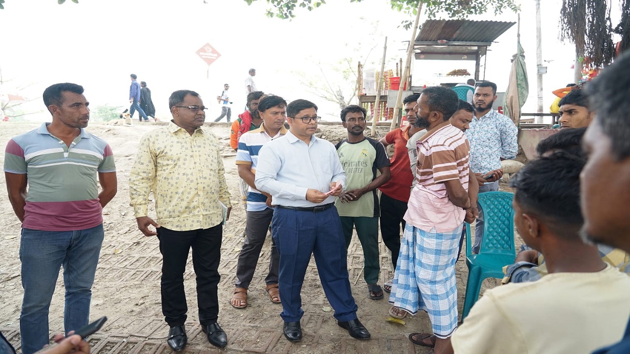অতিরিক্ত ভাড়া আদায়ের অভিযোগ খতিয়ে দেখতে মাঠে রাসিক প্রশাসন