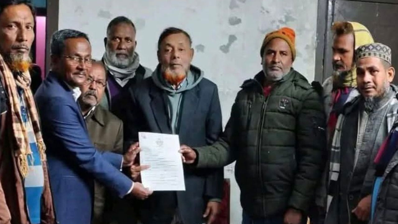 রাজবাড়ী-২ আসনে স্বতন্ত্র প্রার্থী হিসেবে সাবেক বিএনপি এমপি নাসিরুল হকের পক্ষে মনোনয়নপত্র সংগ্রহ করা হয়েছে