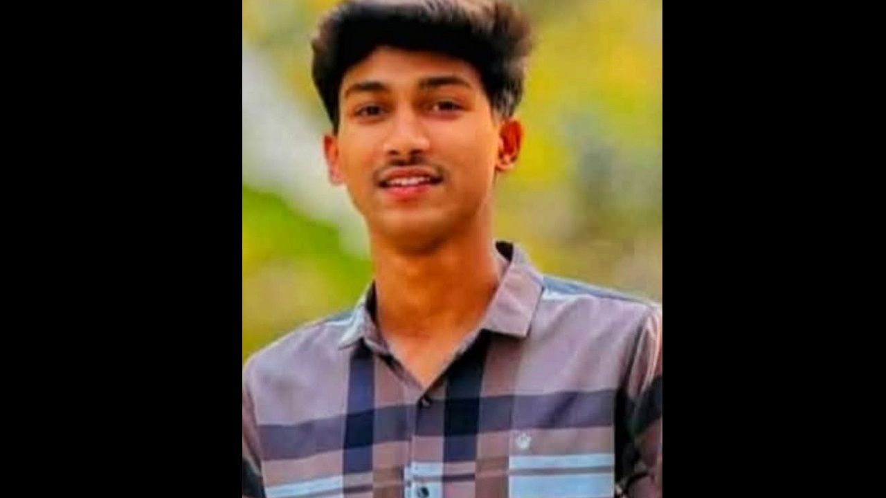 নিহত মাহতীর মোল্লা (২২)
