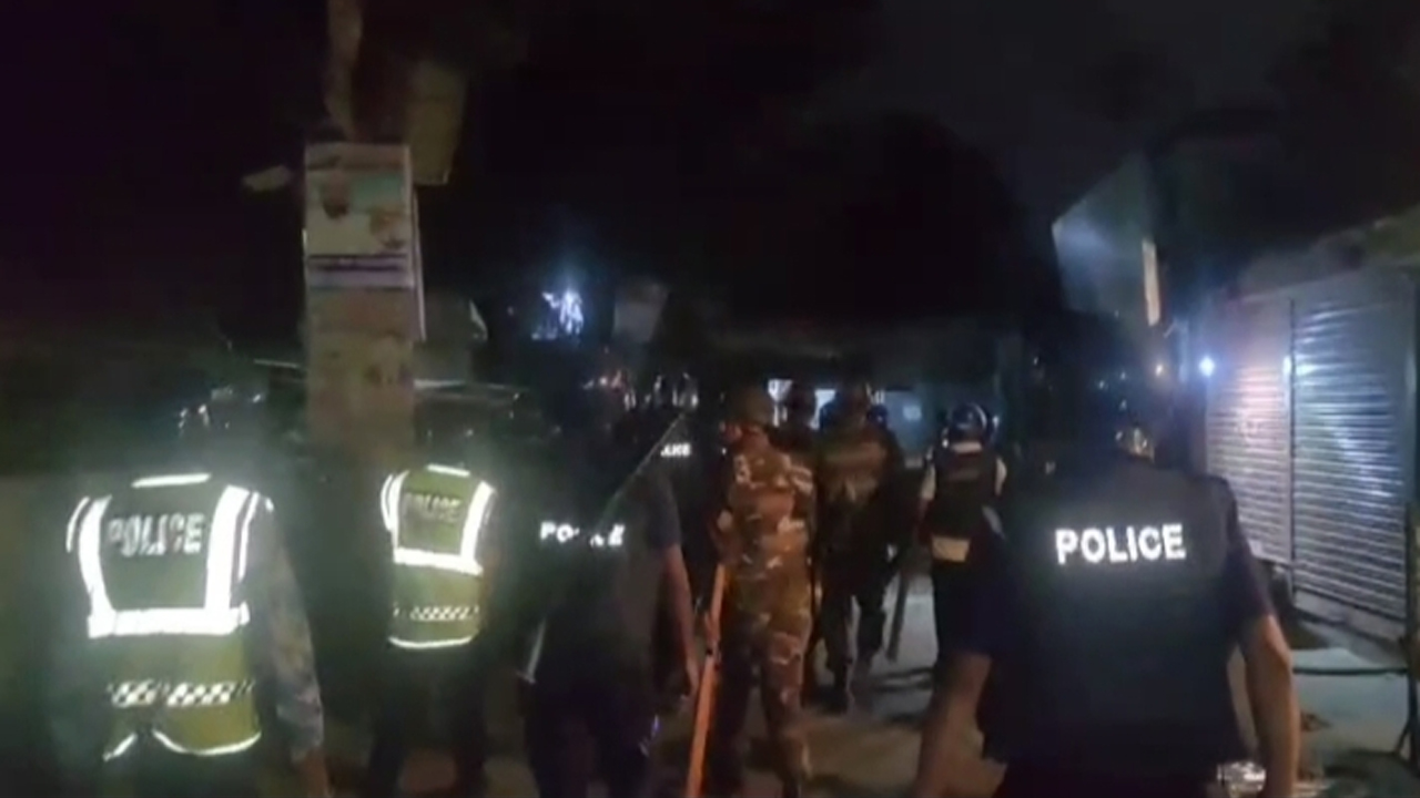 পরিস্থিতি নিয়ন্ত্রণে আইনশৃঙ্খলা বাহিনী