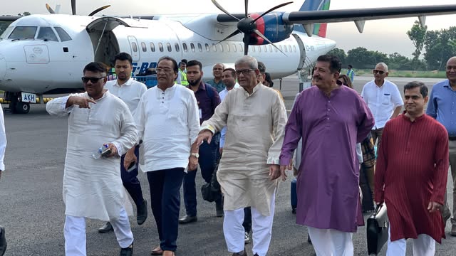 দুই মন্ত্রীকে উষ্ণ অভ্যর্থনা