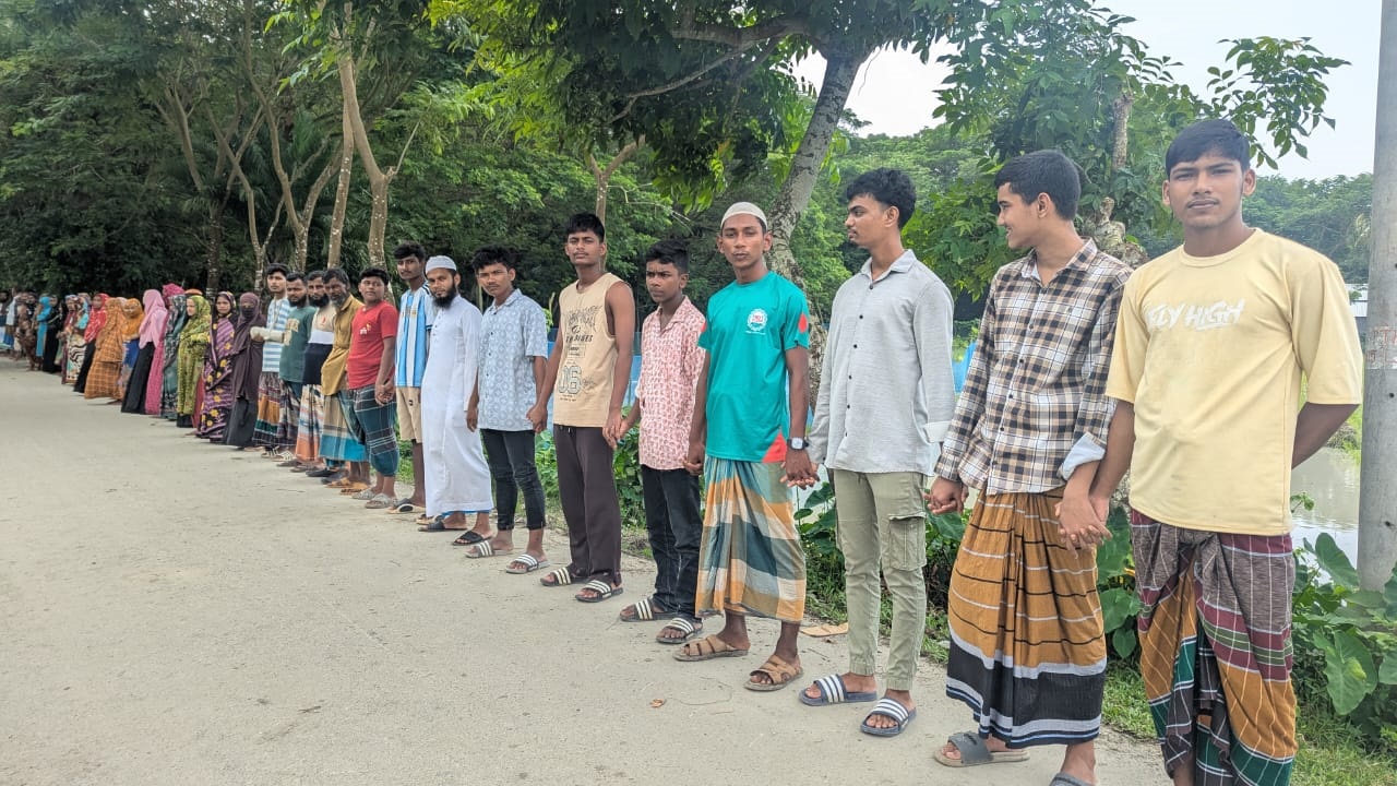 রাঙ্গাবালীতে ছাত্রদল ও স্বেচ্ছাসেবক দল নেতার বিরুদ্ধে শিক্ষার্থীকে মারধরের বিচার দাবি