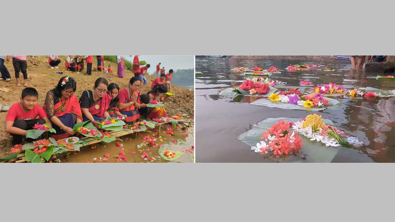 গঙ্গা দেবীর আশির্বাদ পেতে ফুল ভাসাচ্ছেন পাহাড়ি জনগোষ্ঠীর নারী-পুরুষ-শিশুরা