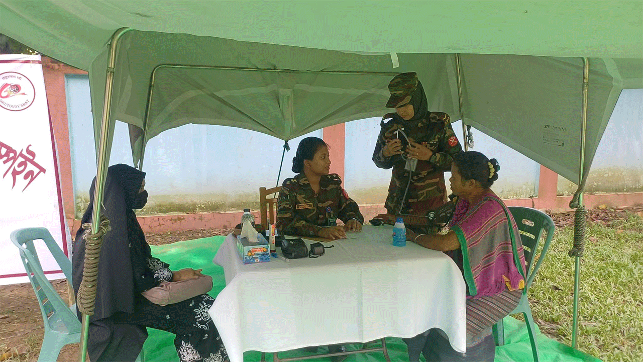 সেনাবাহিনীর ফ্রি মেডিক্যাল ক্যাম্প