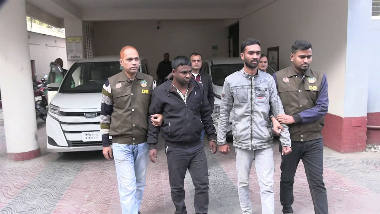 শিক্ষক নিয়োগ পরীক্ষায় ডিজিটাল ডিভাইস সিন্ডিকেটের দুই সদস্য গ্রেফতার