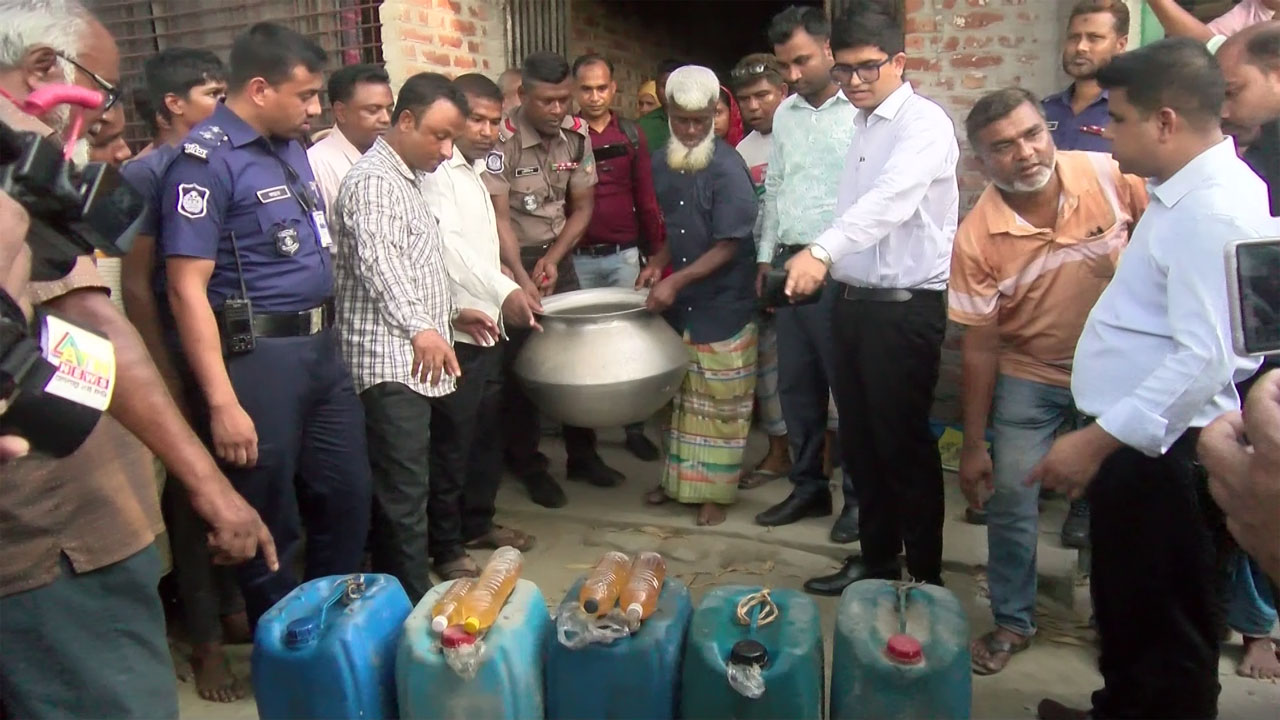 অভিযানে জব্দ করা জ্বালানি তেল