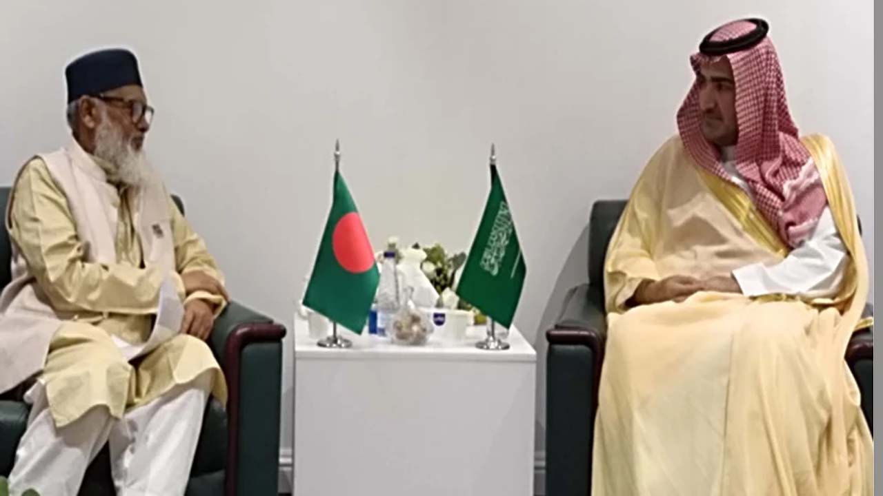 ধর্ম উপদেষ্টা ড. আল হাসান ইয়াহিয়া আল মানাখারার সাথে বৈঠক করেন