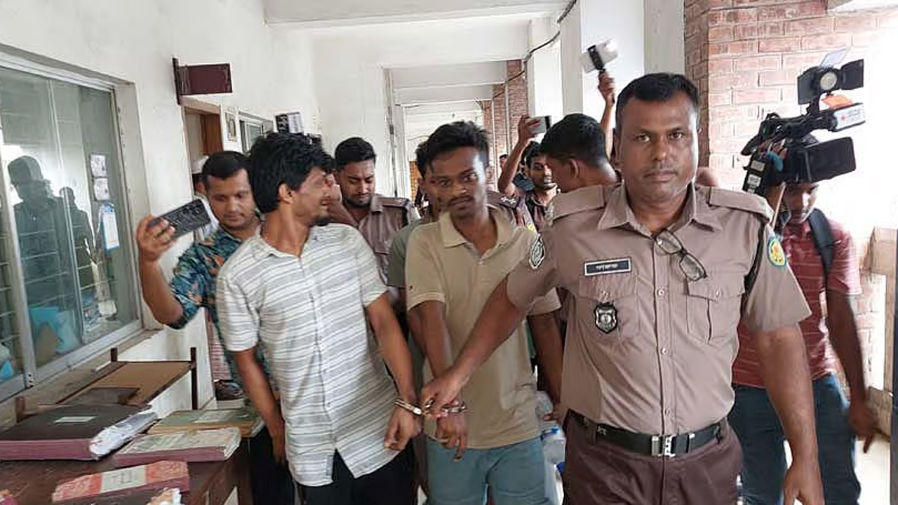 শিক্ষিকা রনজিনা পারভীন রুলির মৃত্যুর ঘটনায় করা মামলায় গ্রেফতার তিনজনের পাঁচ দিন করে রিমান্ড মঞ্জুর করেছেন আদালত