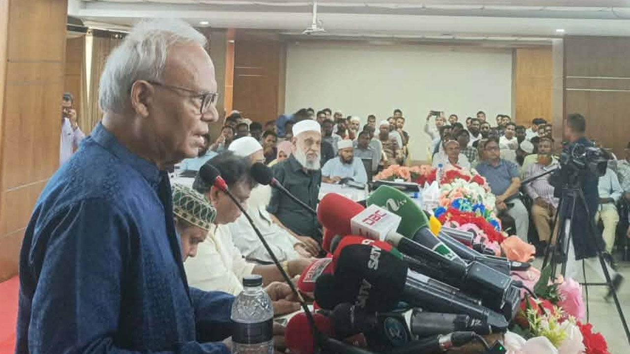 বাংলাদেশ টেকনিক্যাল স্কুল ও কলেজের শিক্ষক সমিতির সেমিনারে প্রধান অতিথির বক্তব্য রাখেন অ্যাডভোকেট রুহুল কবির রিজভী