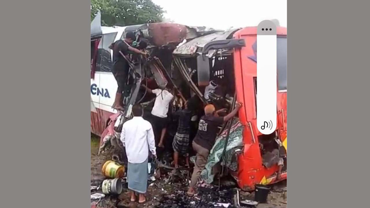 সড়ক দুর্ঘটনায় রাজু নামে এক বাস হেলপার নিহত