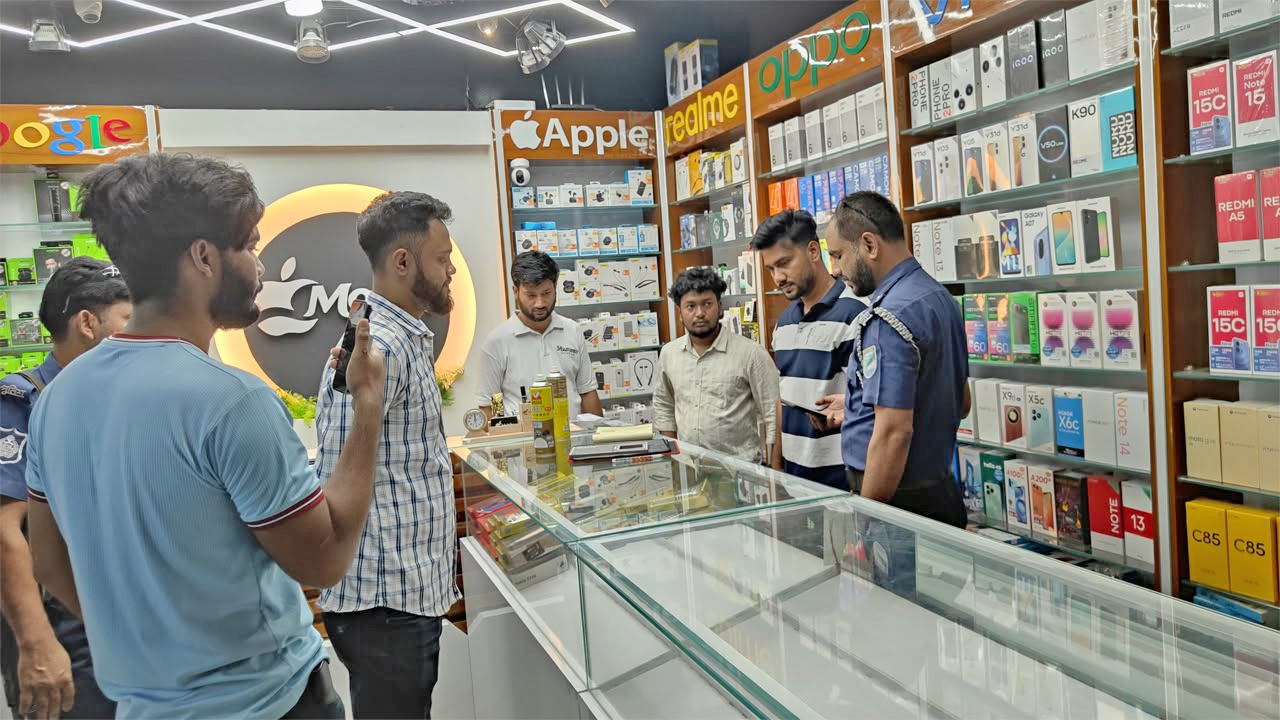 সোনারগাঁওয়ে মোবাইলের দোকানে চুরি