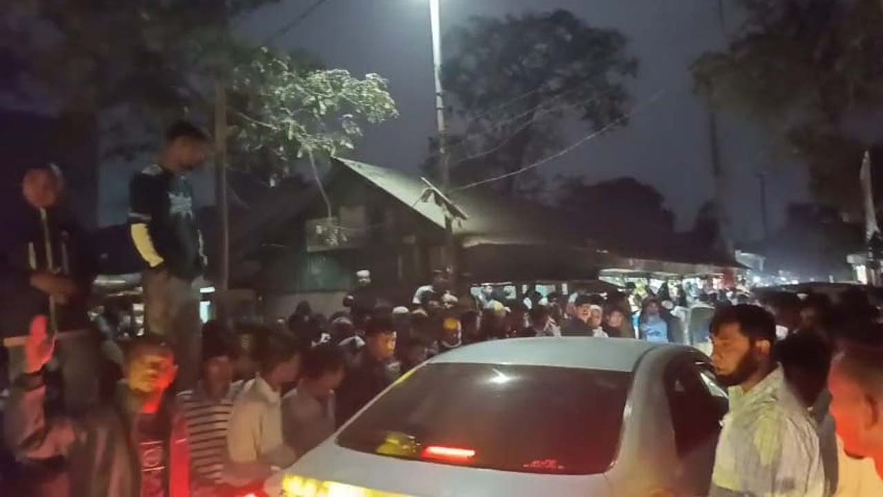 রুমিন ফারহানার উঠান বৈঠকে প্রতিপক্ষের বাধার অভিযোগ