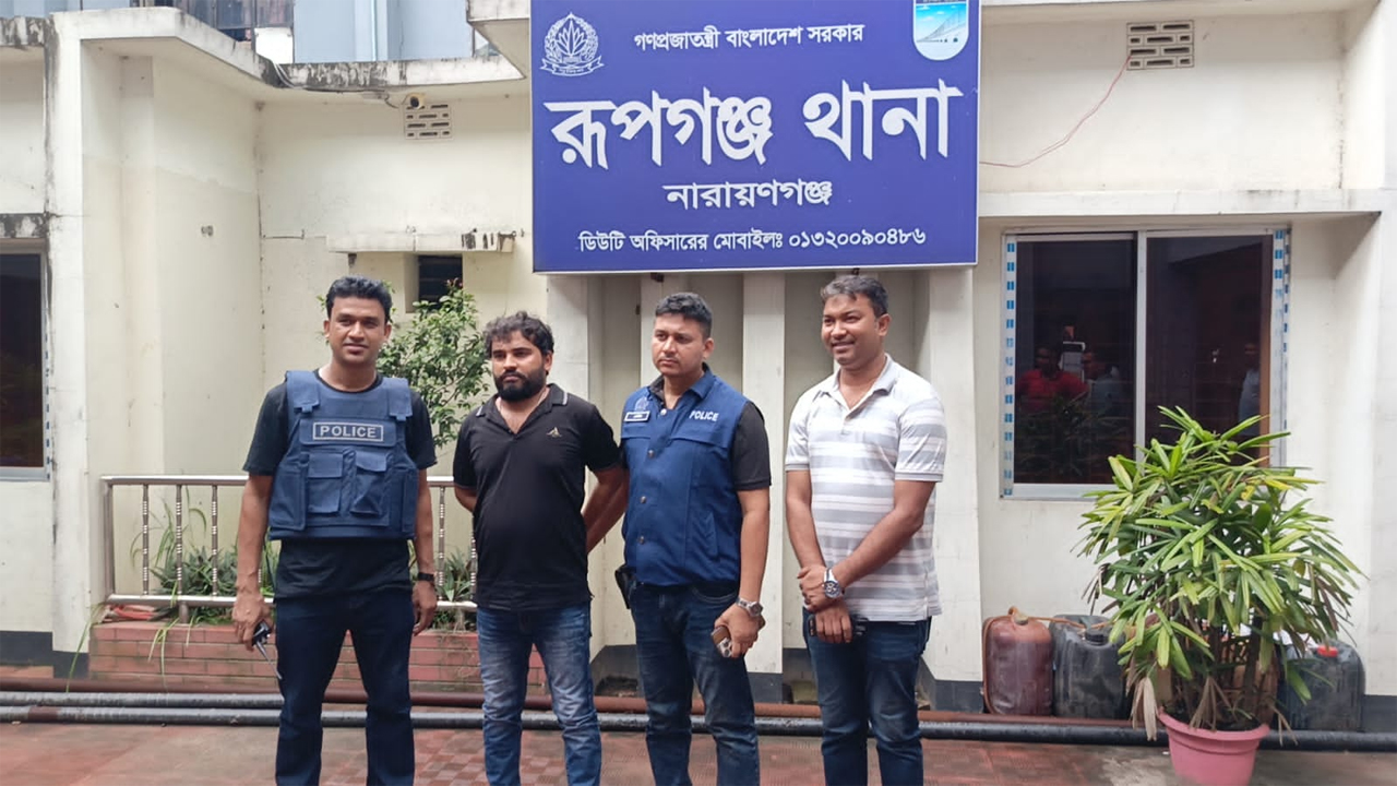 যাবজ্জীবন সাজাপ্রাপ্ত আসামি সবুজসহ তার সহযোগীকে গ্রেফতার করা হয়েছে