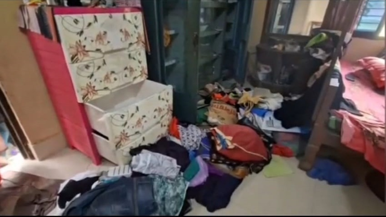 রূপগঞ্জে ব্যবসায়ীর বাড়িতে দুর্ধর্ষ ডাকাতি, ১৫ লাখ টাকার মালামাল লুট