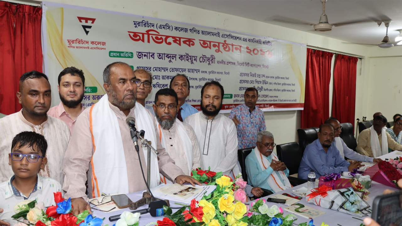 প্রধান অতিথির বক্তব্য দিচ্ছেন সিসিক প্রশাসক আব্দুল কাইয়ুম চৌধুরী