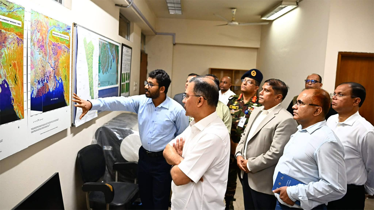 আকস্মিকভাবে স্পারসো পরিদর্শনে প্রধানমন্ত্রী তারেক রহমান