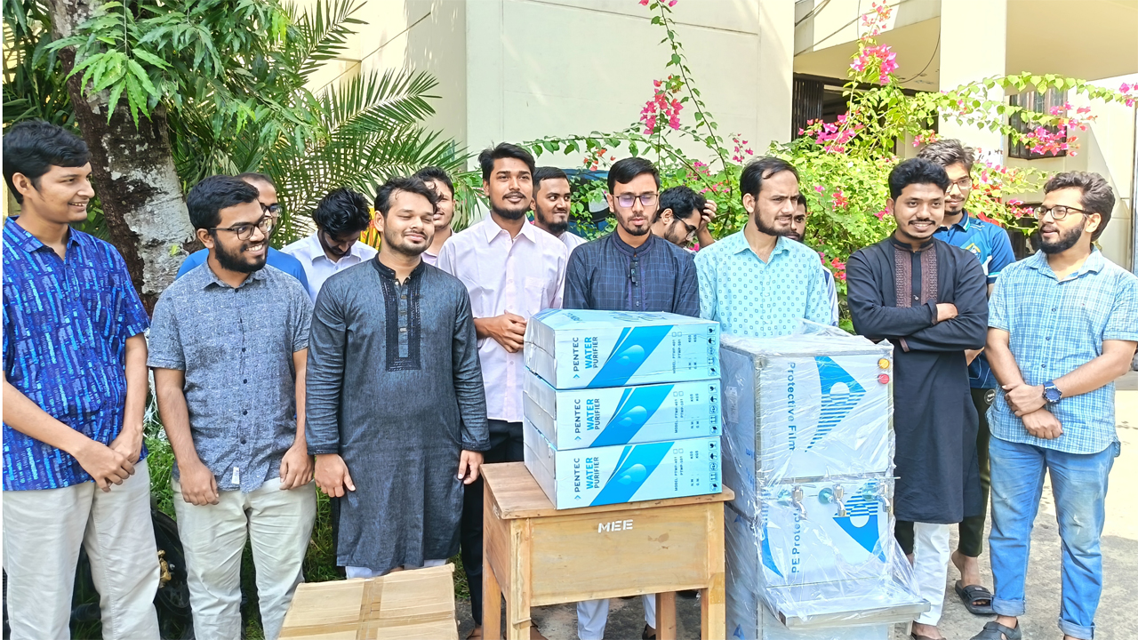 শিবিরের উদ্যোগে পানির ফিল্টার বিতরণ।