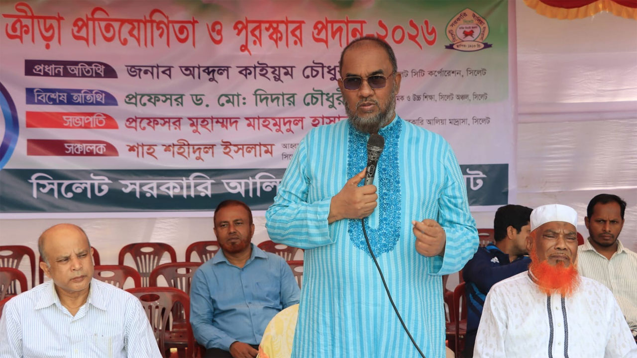 বক্তব্য রাখছেন সিসিক প্রশাসক