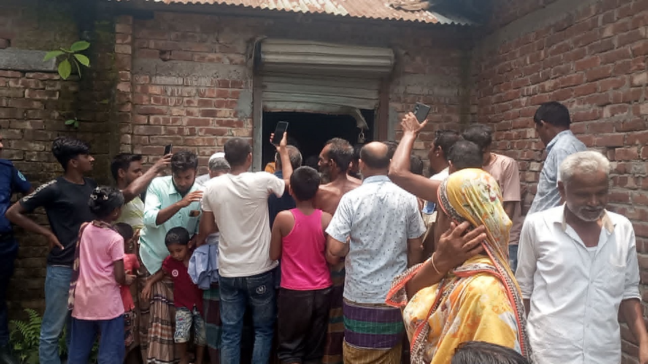 সাদুল্লাপুরে ঘোড়া জবাই করে গরুর গোশত বলে বিক্রির চেষ্টা, গ্রেফতার ৬