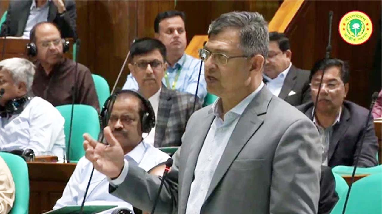 সংসদ অধিবেশনে স্বরাষ্ট্রমন্ত্রী সালাহউদ্দিন