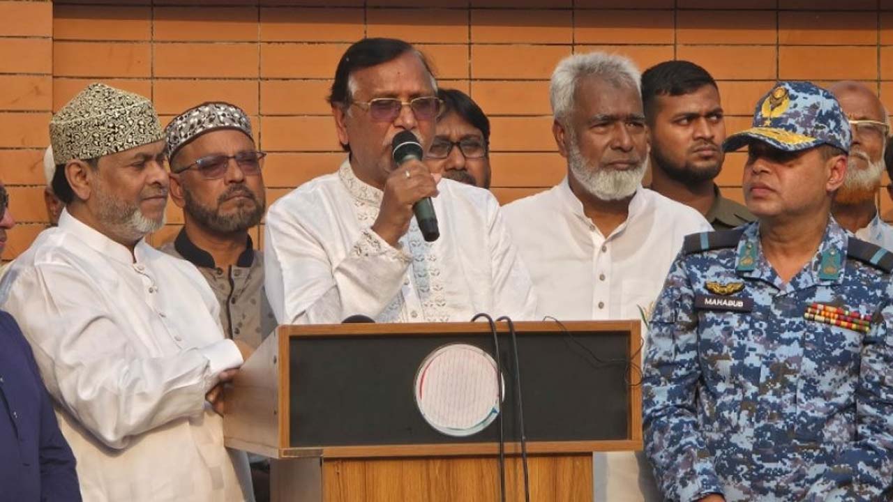 বক্তব্য রাখছেন ডিএসসিসি প্রশাসক বীর মুক্তিযোদ্ধা মো: আবদুস সালাম