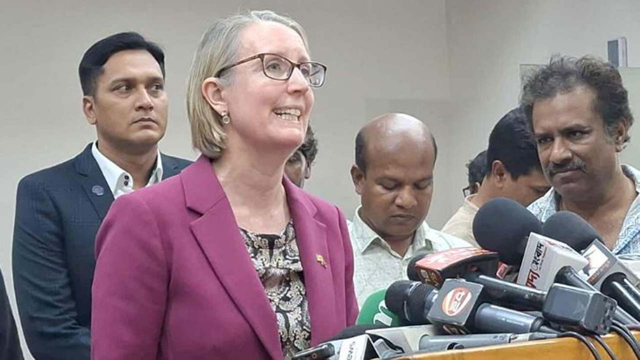 ব্রিটিশ হাইকমিশনার সারাহ কুক