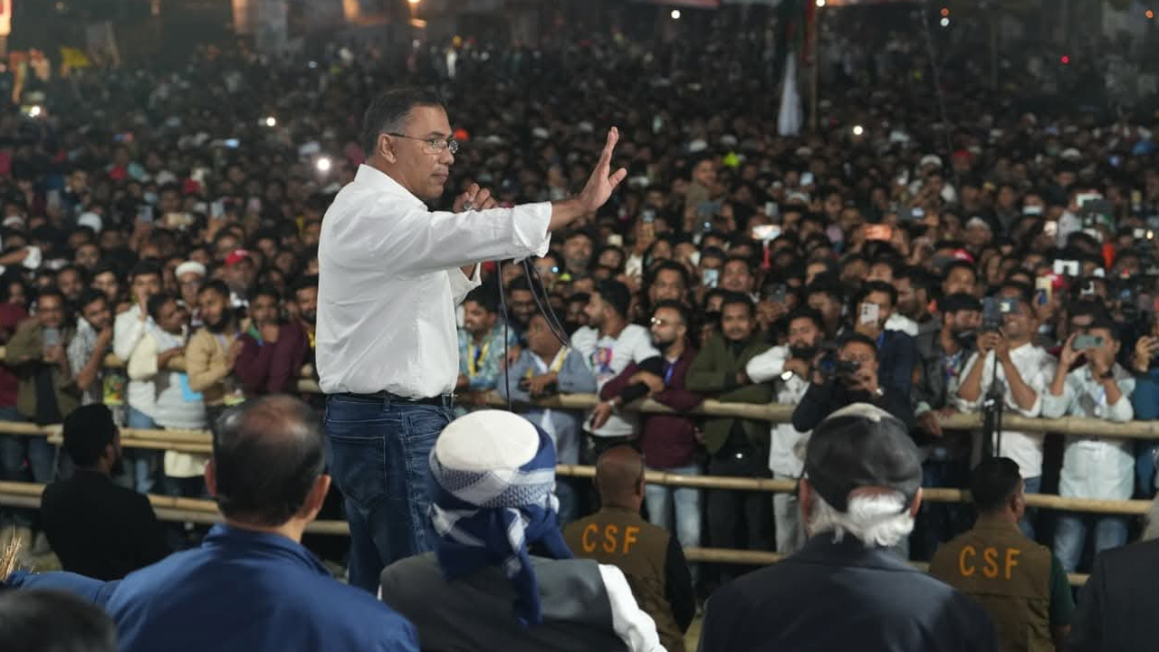 ব্রাহ্মণবাড়িয়ার সরাইল কুট্টাপাড়া খেলার মাঠে বিএনপি আয়োজিত জনসভায় প্রধান অতিথির বক্তব্য দেন তারেক রহমান