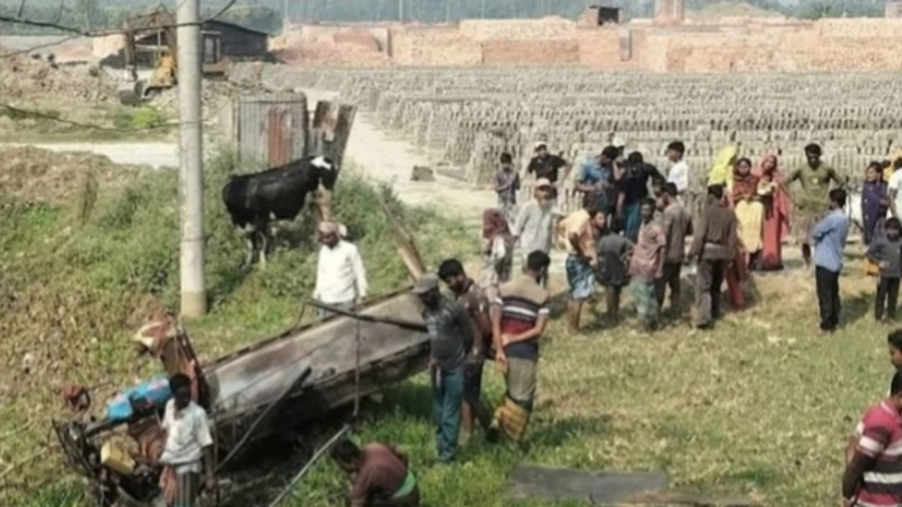 দুর্ঘটনাকবলিত গাড়ি