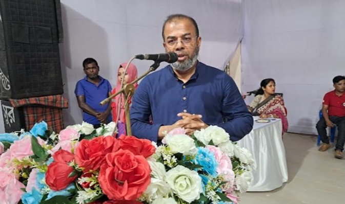 অনুষ্ঠানে বক্তব্য রাখছেন পরিবেশ প্রতিমন্ত্রী শেখ ফরিদুল ইসলাম