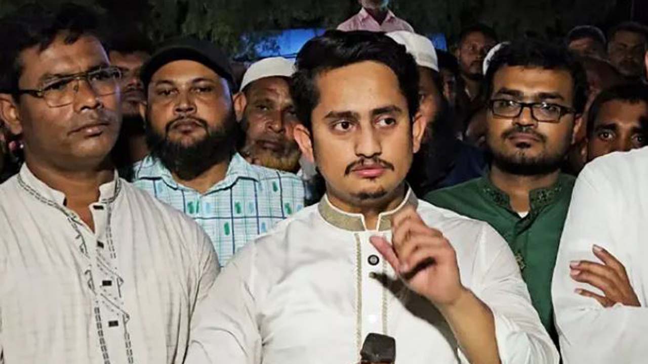 সারজিস আলম বক্তব্য রাখছেন