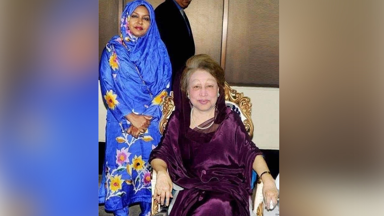 প্রয়াত প্রধানমন্ত্রীর সাথে সংরক্ষিত আসনে মনোনয়ন বঞ্চিত শাহানা আক্তার শানু