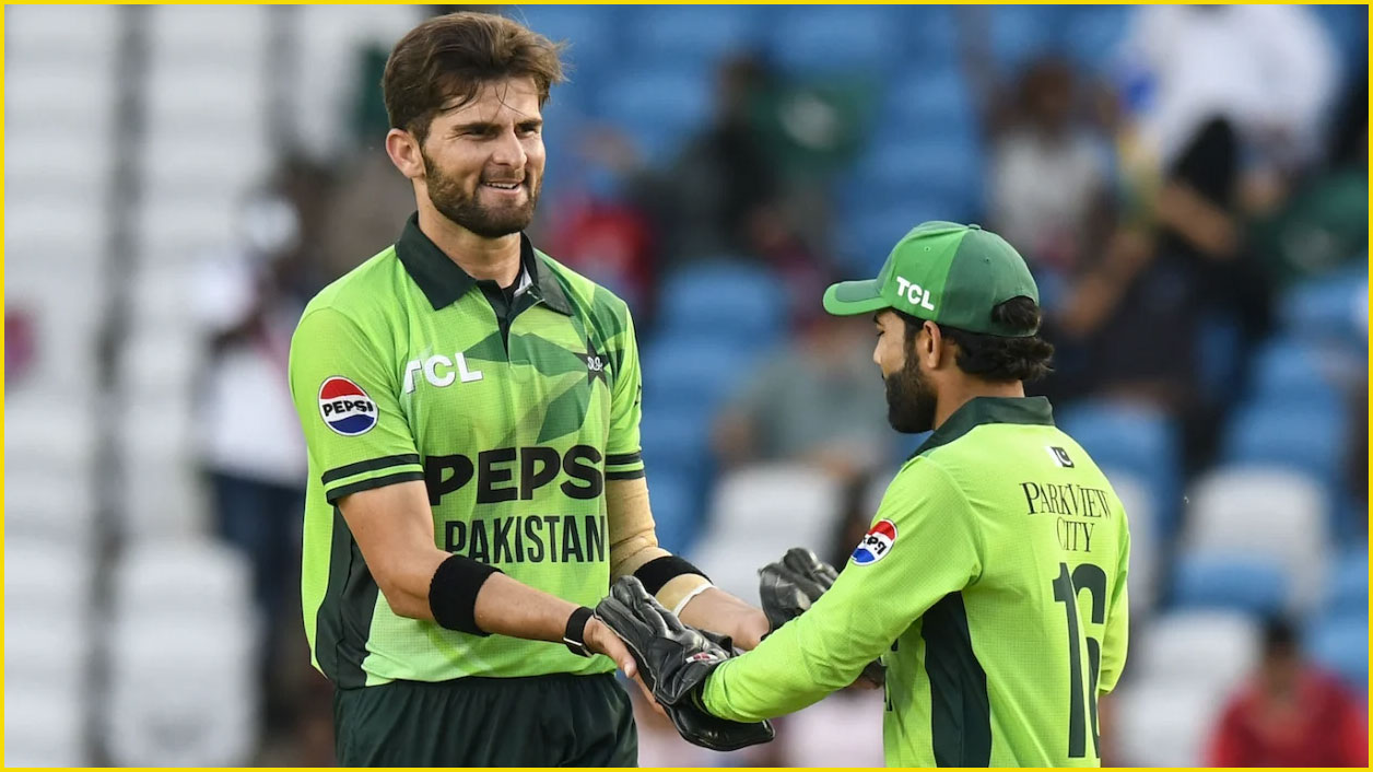 পাকিস্তান ওয়ানডে দলের বর্তমান ও সাবেক অধিনায়ক