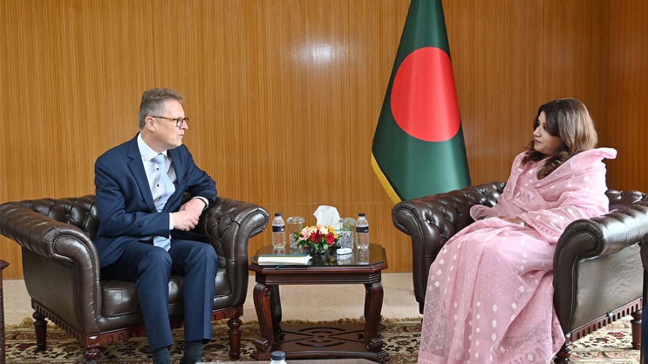 শামা ওবায়েদ ইসলামের সাথে ফ্রাঙ্ক হারমানের সৌজন্য সাক্ষাৎ