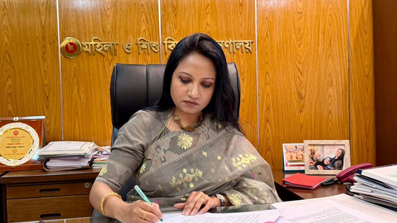 সমাজকল্যাণ প্রতিমন্ত্রী ব্যারিস্টার ফারজানা শারমীন