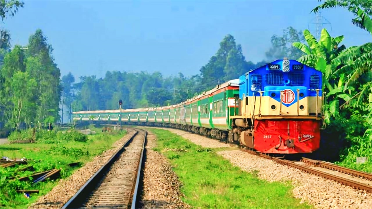 শিবচরে ট্রেনের ধাক্কায় অজ্ঞাত যুবকের মৃত্যু