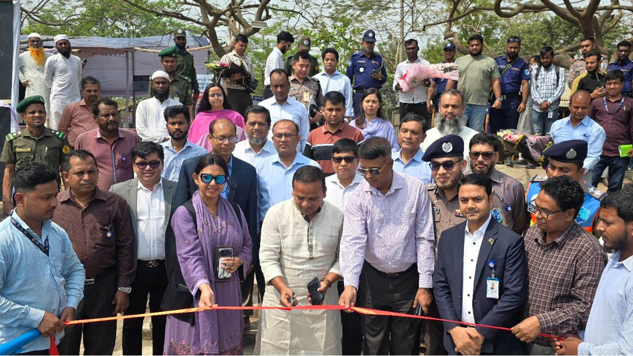 ফিতা কেটে শিমুলিয়া ট্যুরিস্ট ঘাট থেকে লঞ্চ সার্ভিস চালু করলেন সেতু প্রতিমন্ত্রী