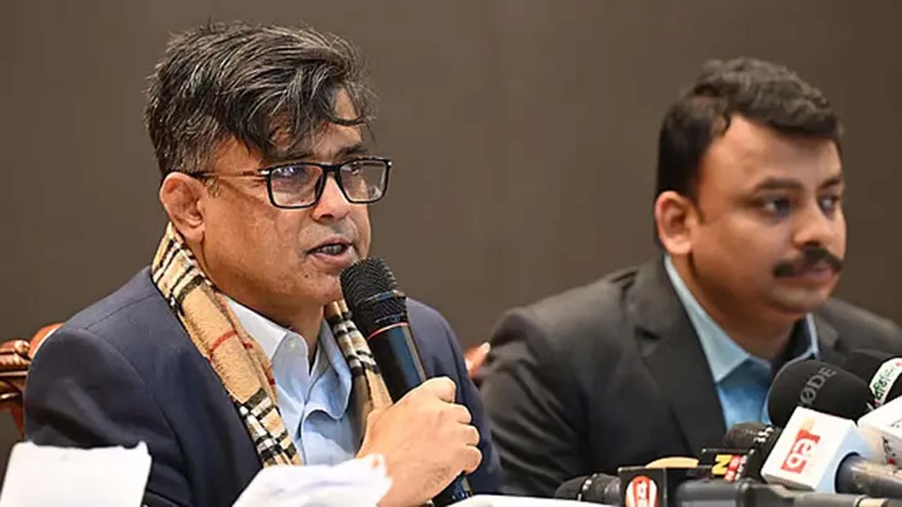 ফরেন সার্ভিস একাডেমিতে এক প্রেস ব্রিফিংয়ে প্রধান উপদেষ্টার প্রেস সচিব শফিকুল আলম